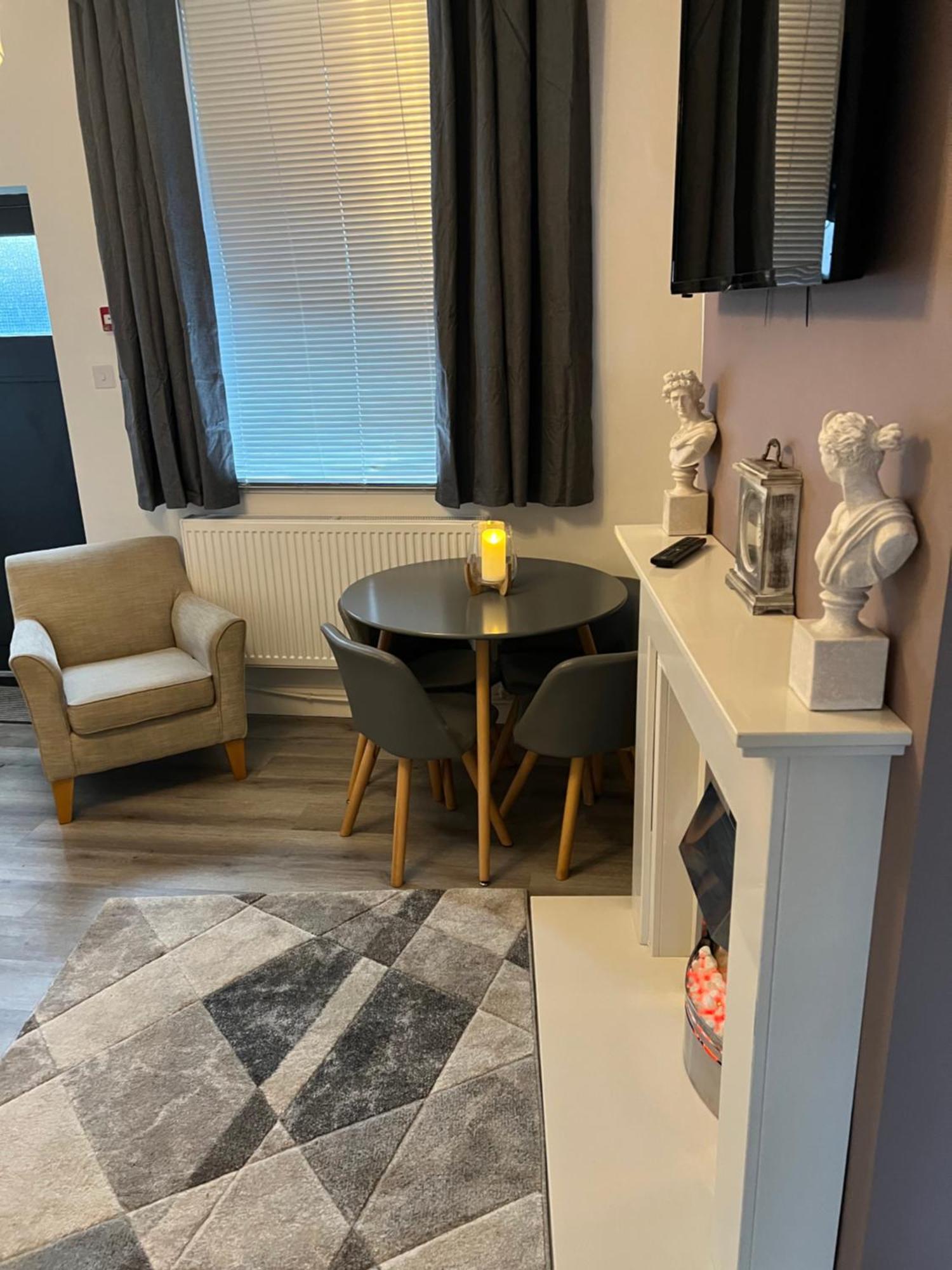 2 Bedroom Town Apartment Ipswich Buitenkant foto