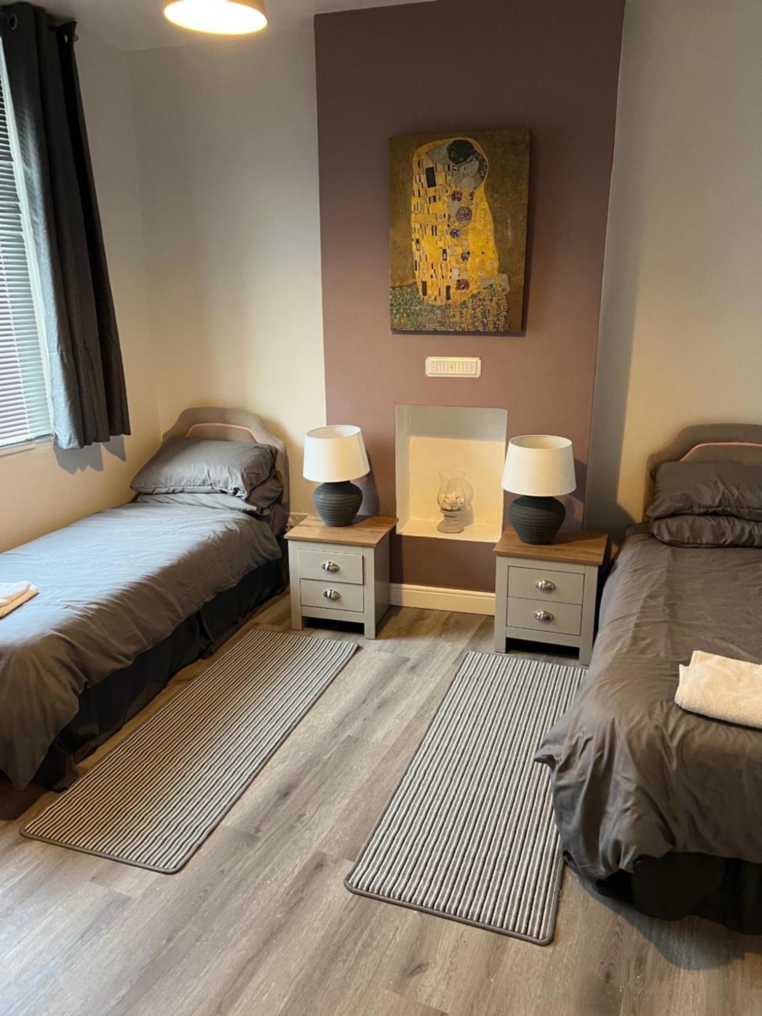 2 Bedroom Town Apartment Ipswich Buitenkant foto